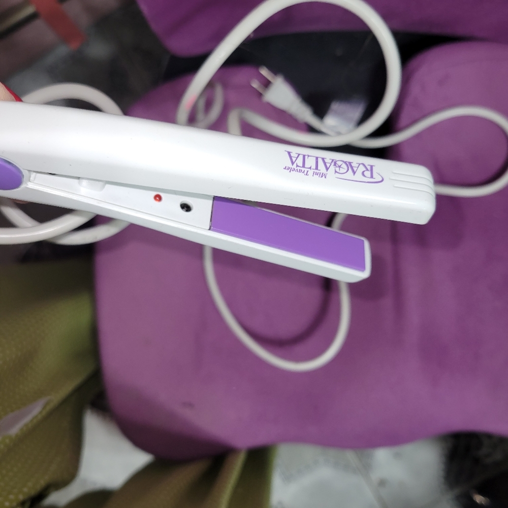 Mini Travel Flat Iron for Straightening Touch Ups on the Go New